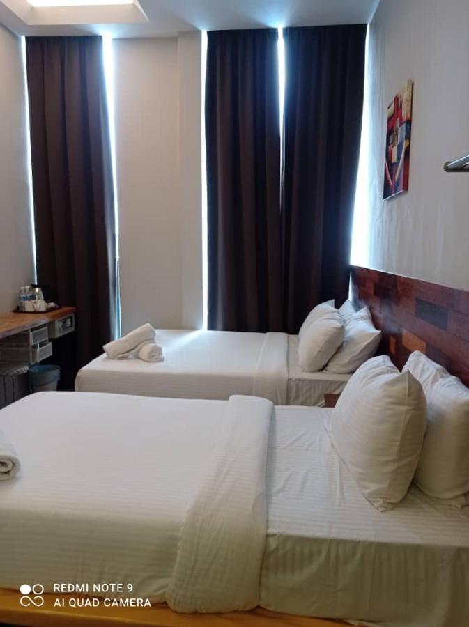 The Riverbank Hotel Kuantan Exterior foto