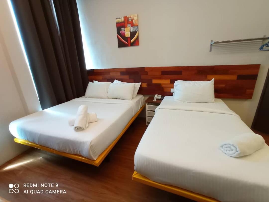 The Riverbank Hotel Kuantan Exterior foto